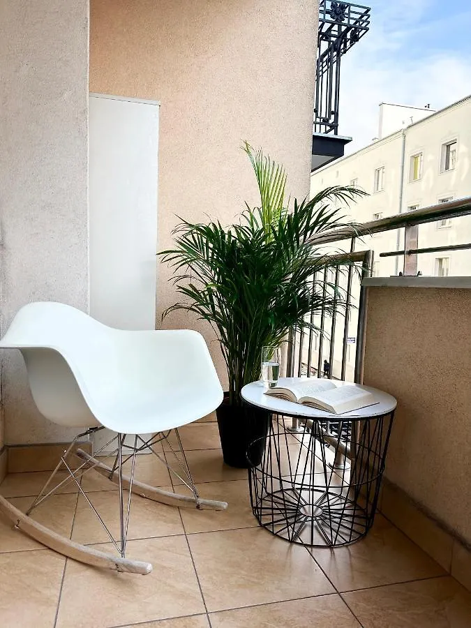 Charming Apartment In The City Center Warsaw