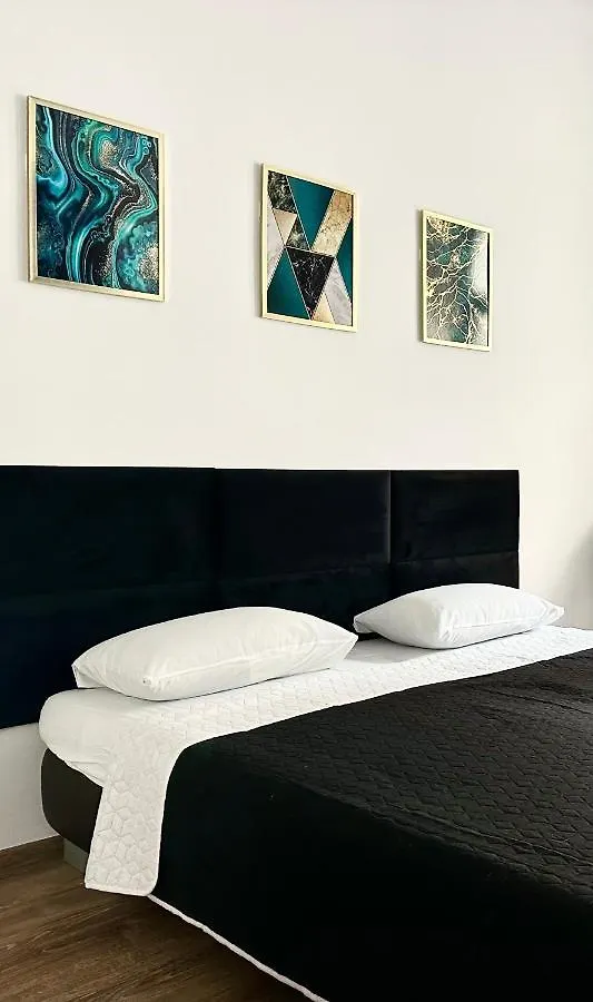 Charming Apartment In The City Center Warsaw Poland