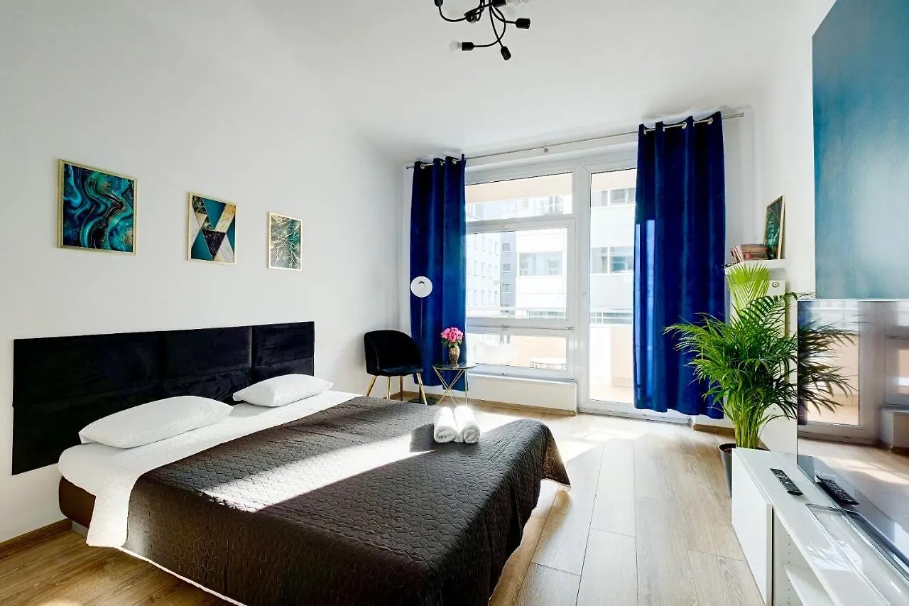 Charming Apartment In The City Center Warsaw