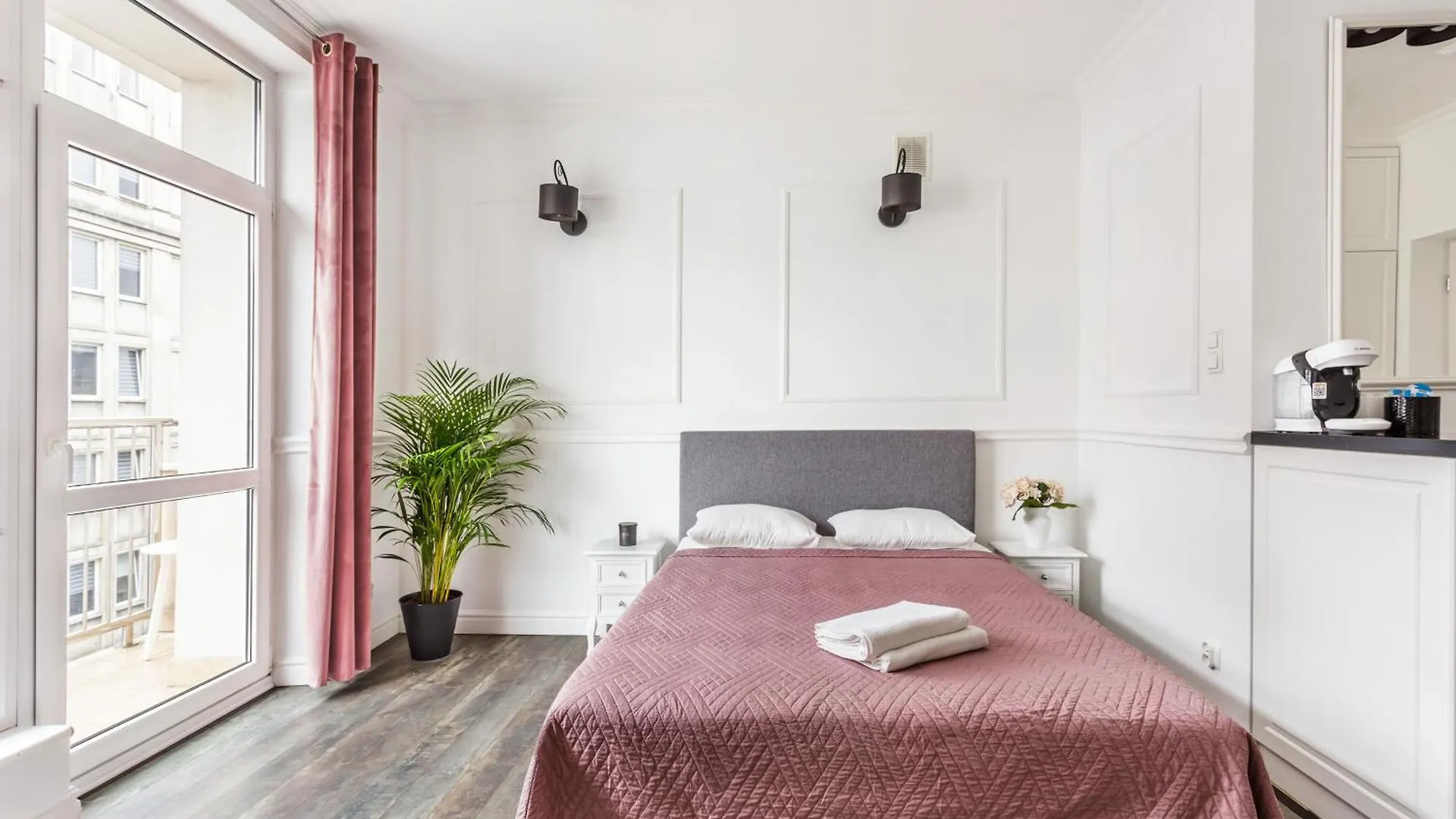 Charming Apartment In The City Center Warsaw 0*,  Poland