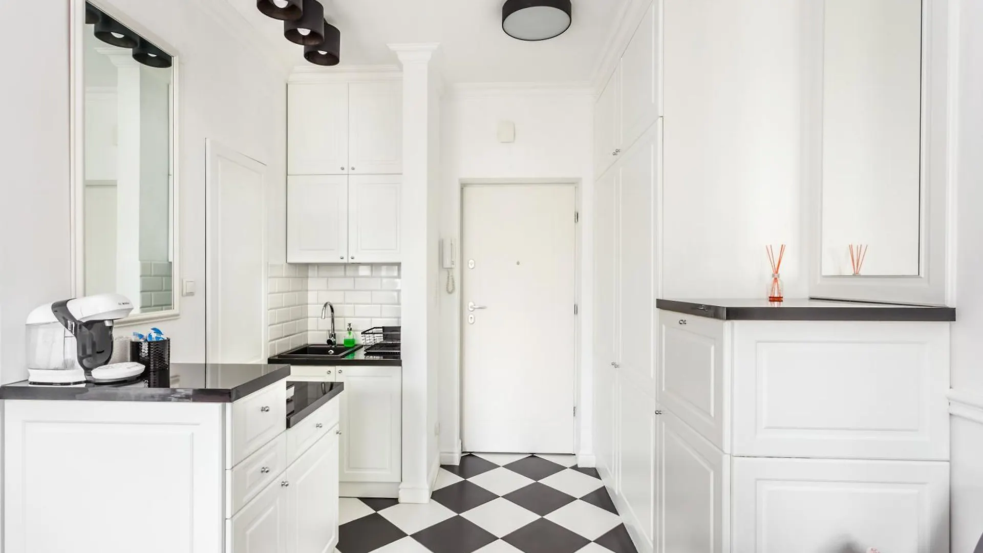 Charming Apartment In The City Center Warsaw