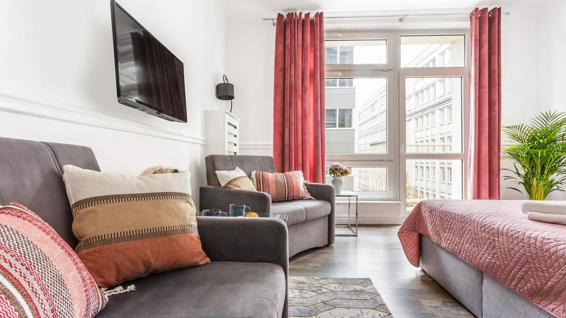Charming Apartment In The City Center Warsaw