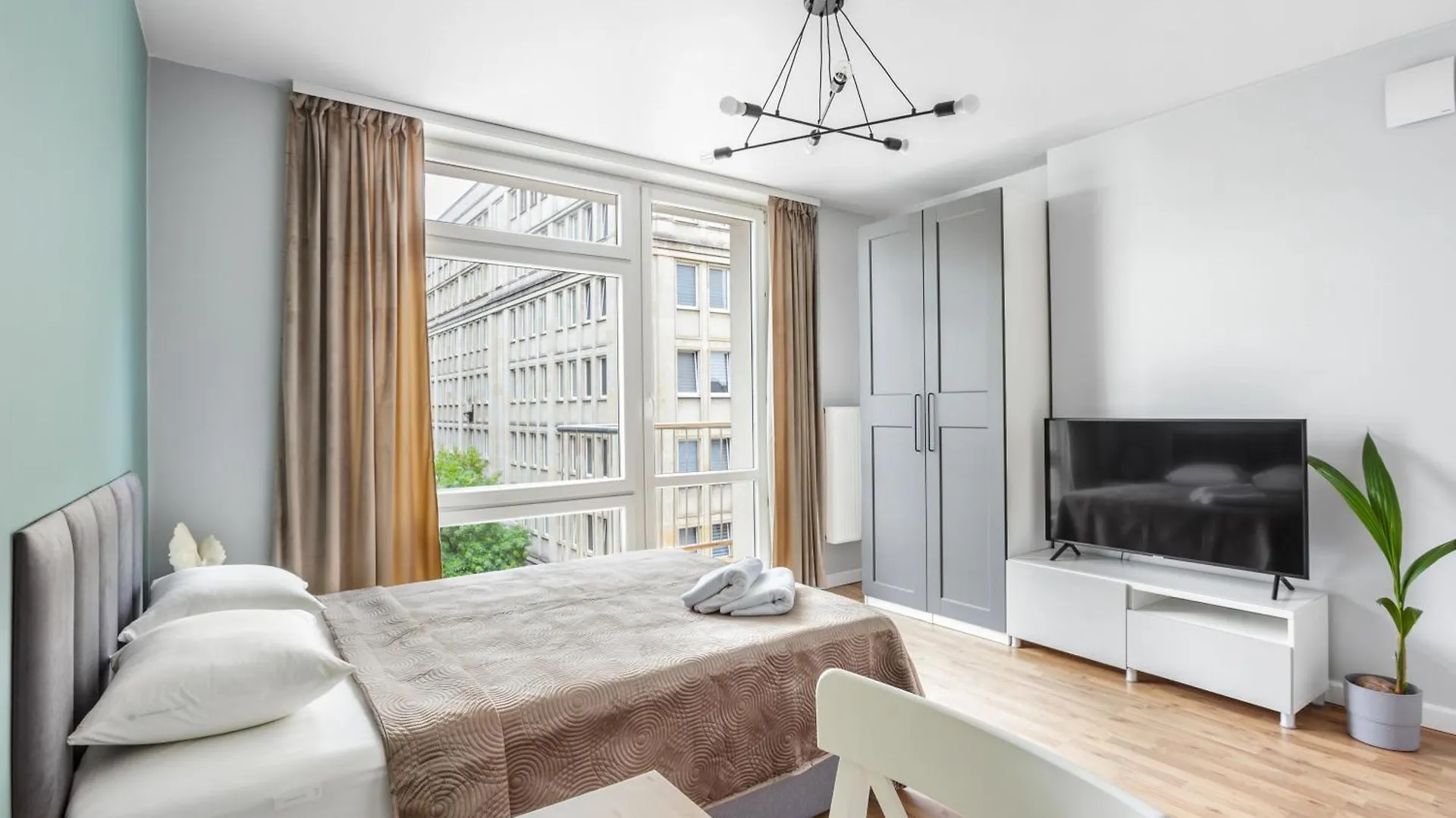 Charming Apartment In The City Center Warsaw